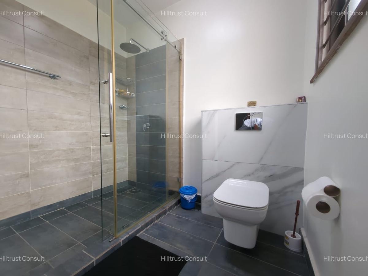 5 Bed Villa with En Suite in Lavington - 6