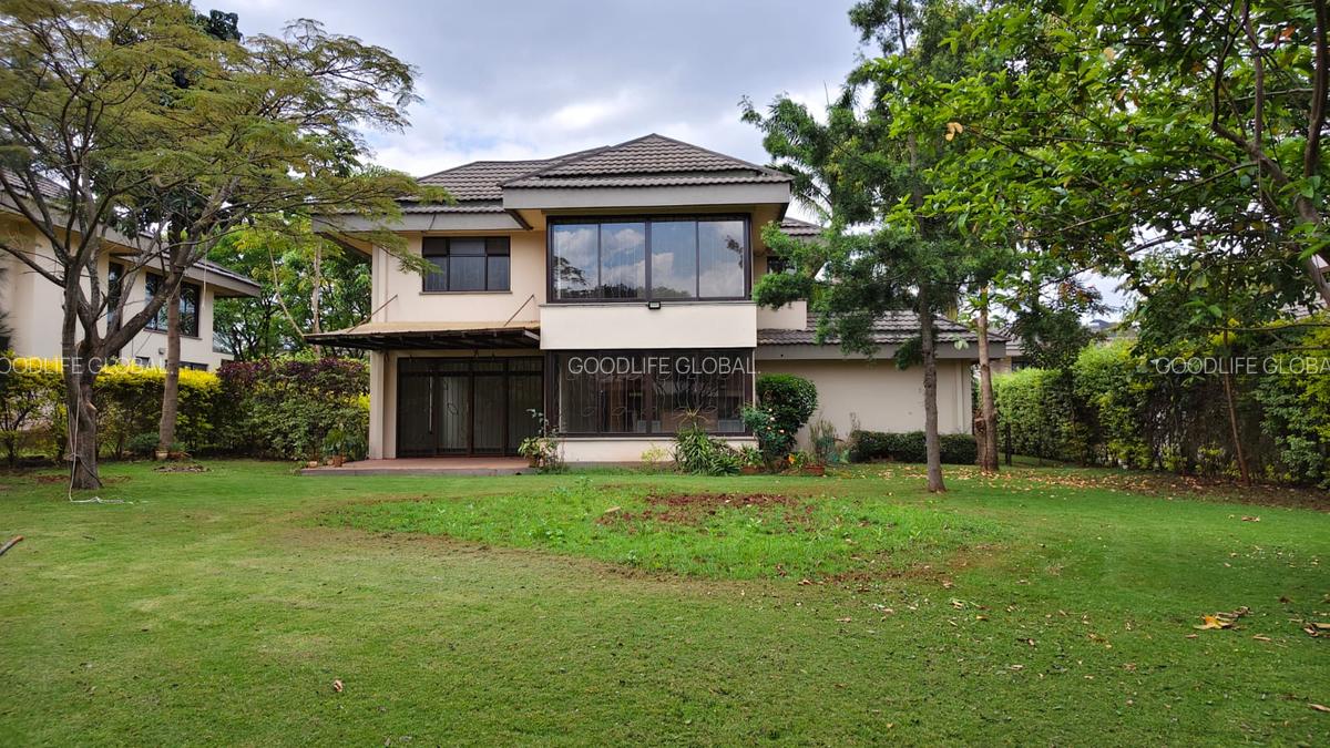 4 Bed House with En Suite at Ridgeways - 1