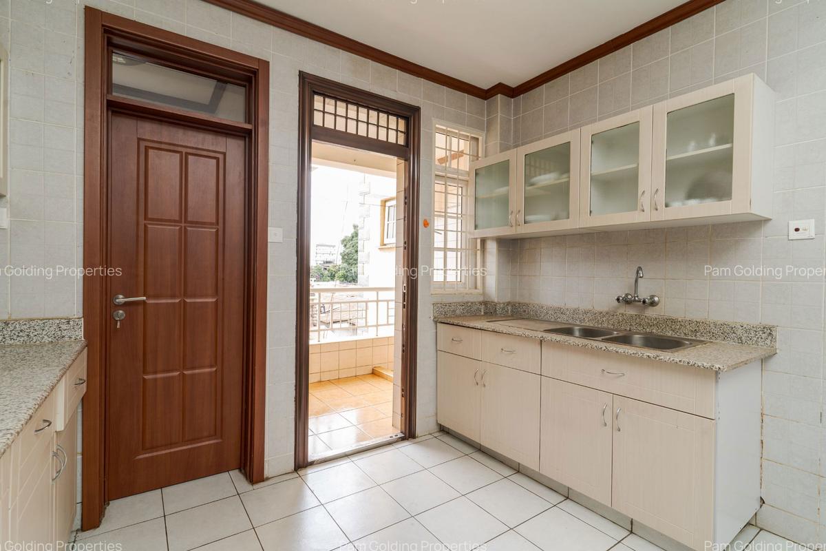 2 Bed Apartment with En Suite in Parklands - 18