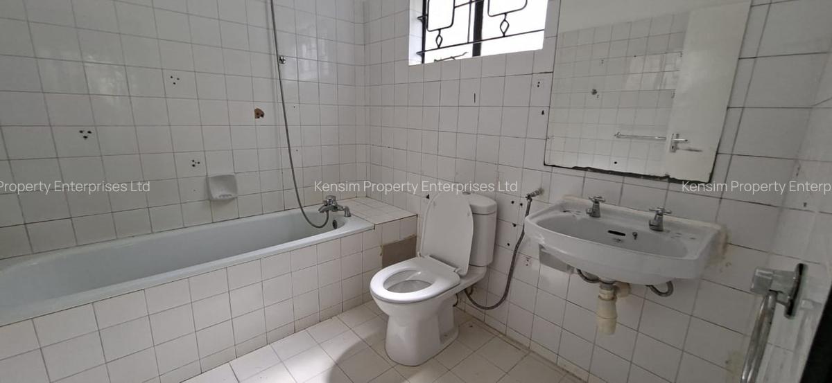 4 Bed Townhouse with En Suite in Lavington - 5