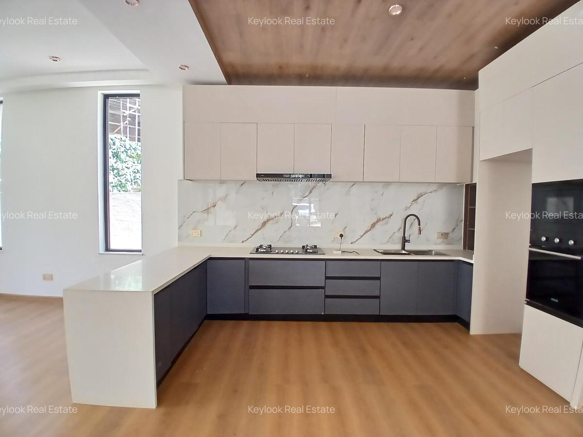 5 Bed Townhouse with En Suite at Lavington Green - 6