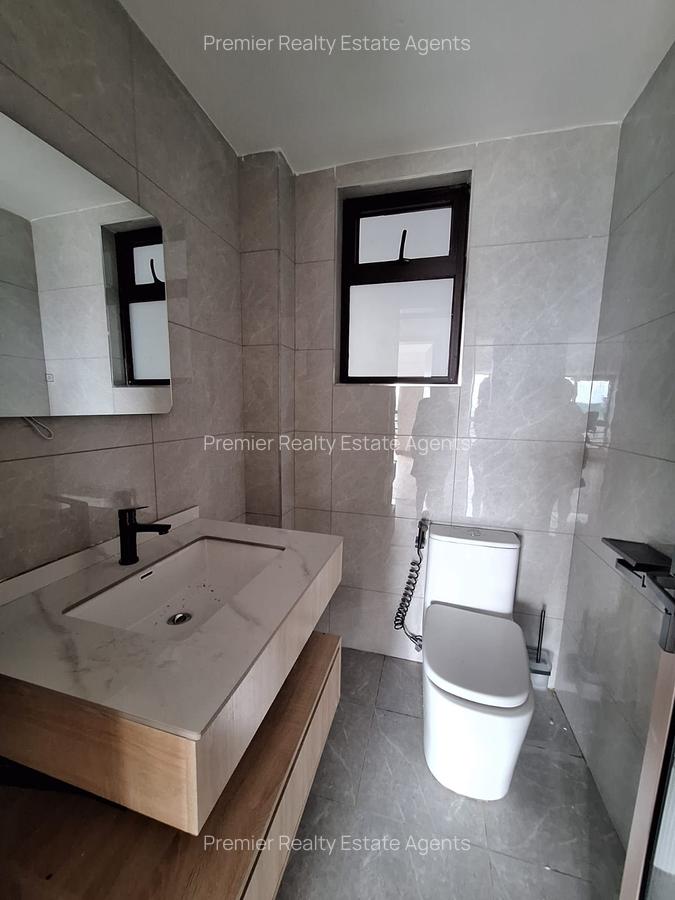 2 Bed Apartment with En Suite at Riverside - 8