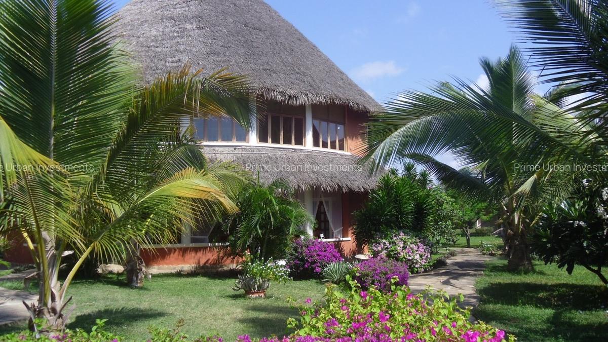 2 Bed Villa with En Suite at Tembo Court - 10