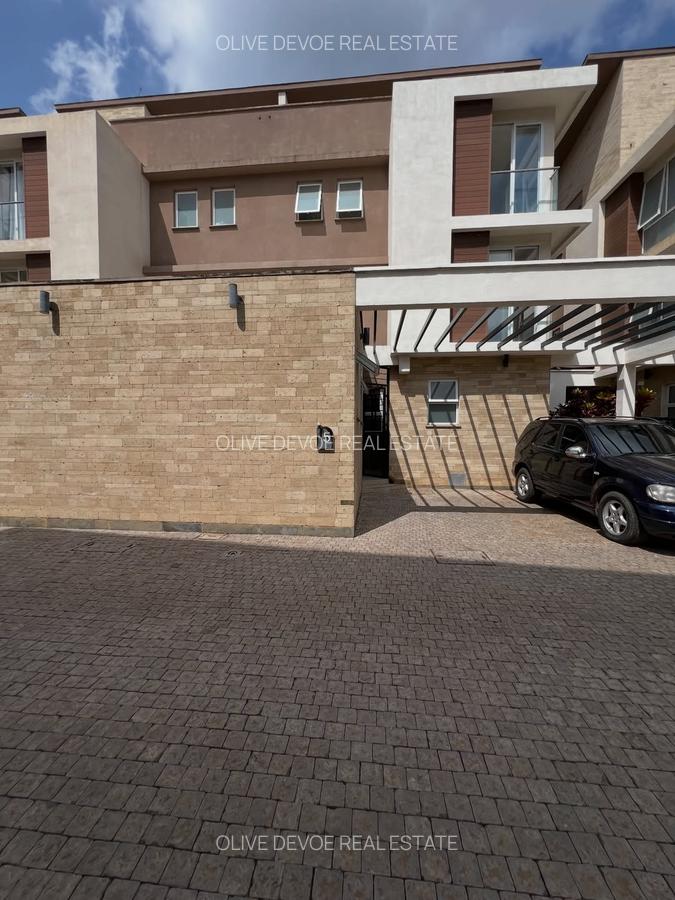 4 Bed Townhouse with En Suite in Lavington - 13