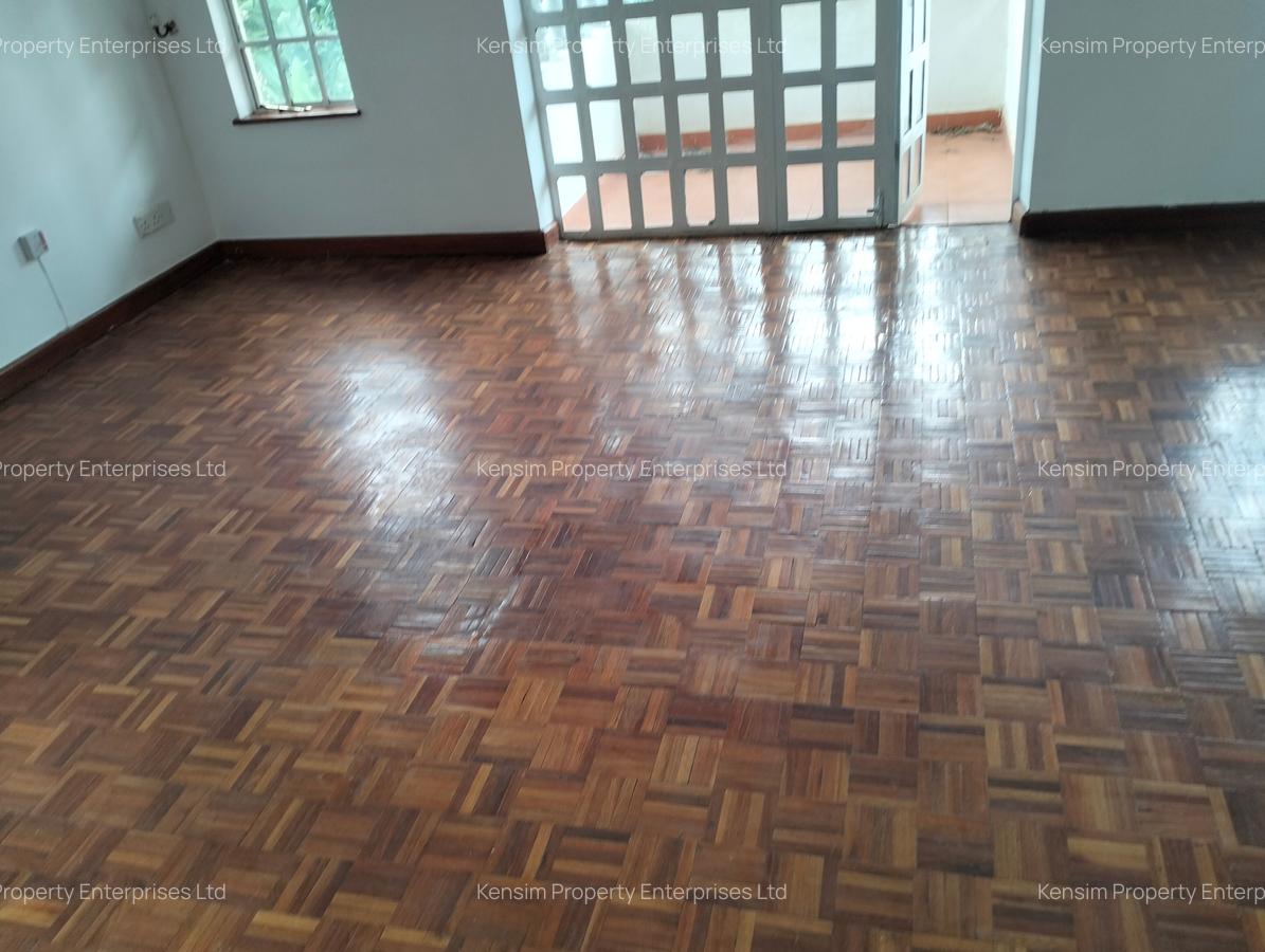4 Bed Townhouse with En Suite in Nyari - 16