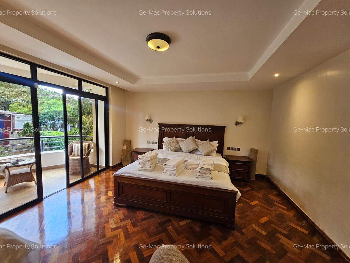 3 Bed Apartment with En Suite in Riverside - 10