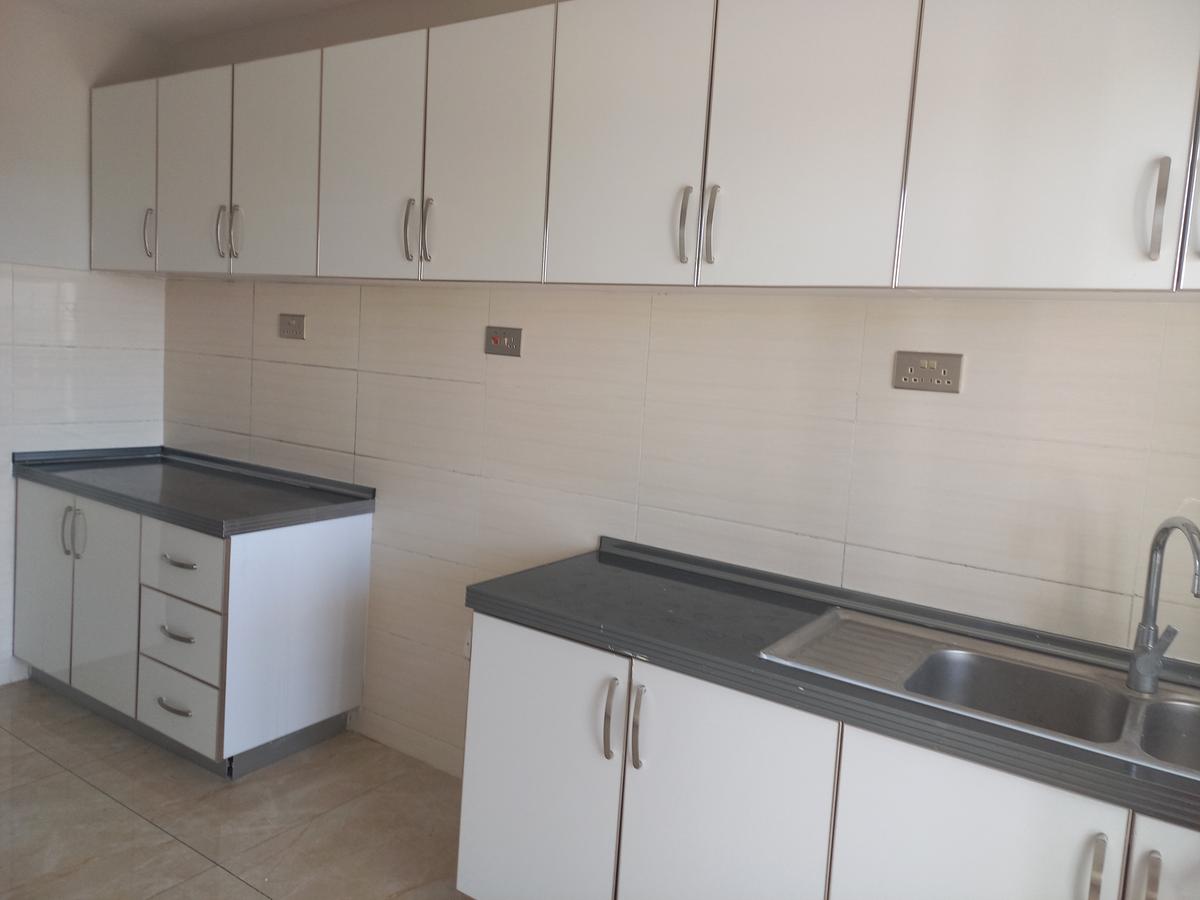 3 Bed Apartment with En Suite in Kilimani - 4