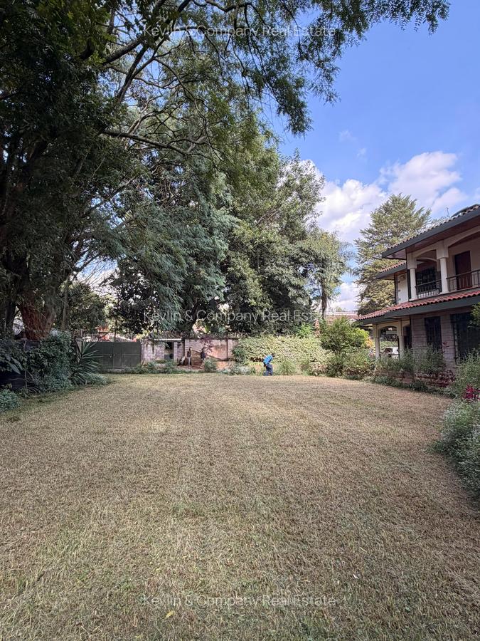 5 Bed Villa with En Suite in Nyari - 2