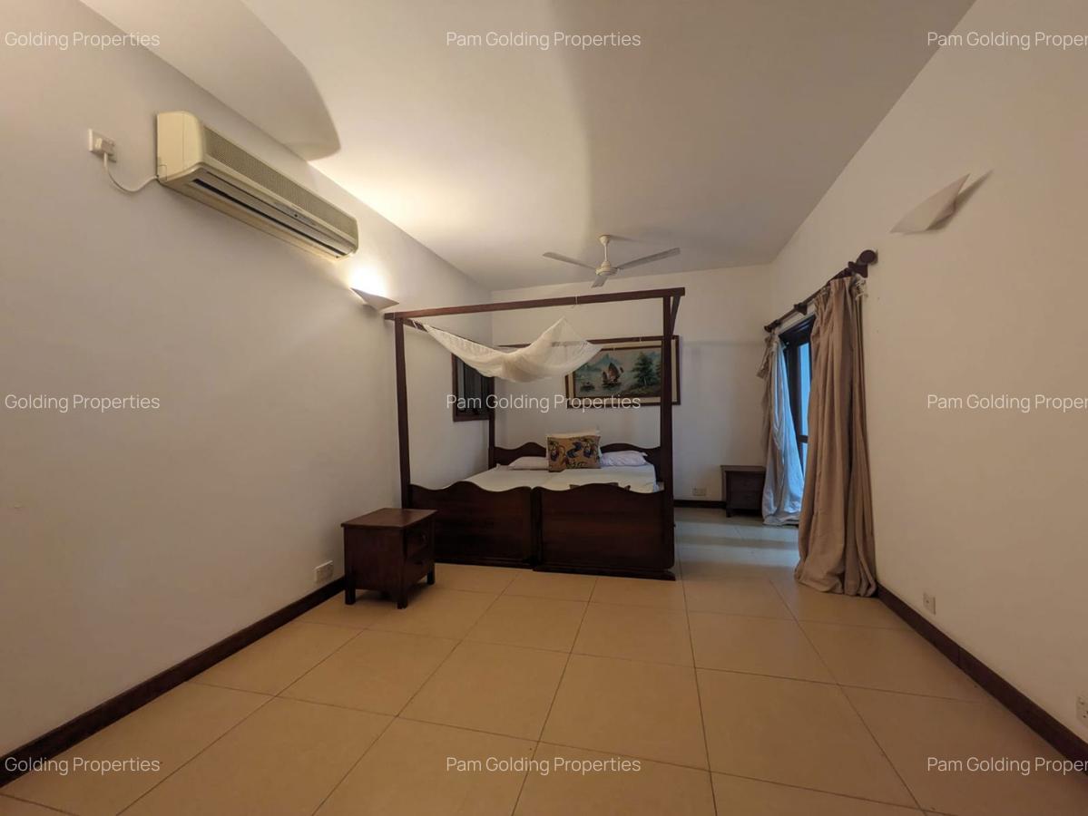 Furnished 3 Bed Apartment with En Suite in Nyali Area - 9