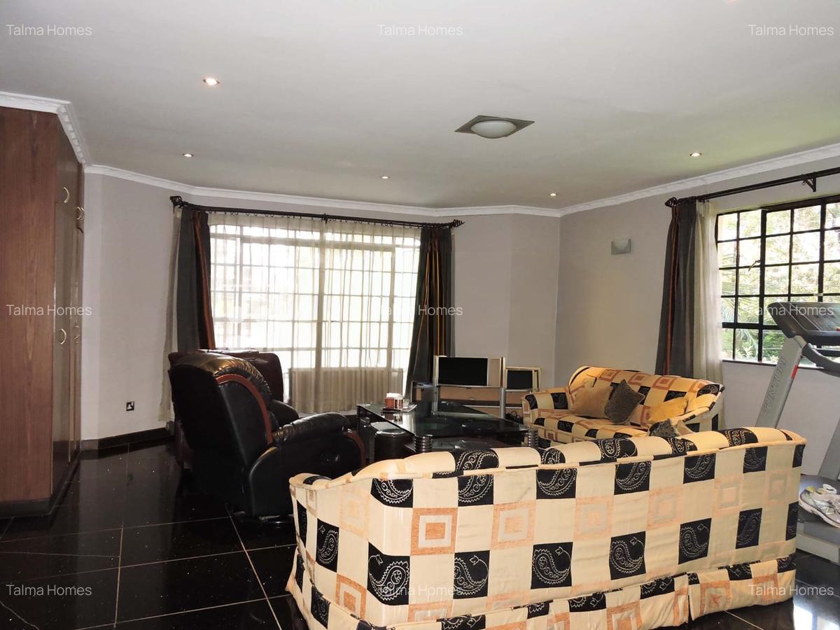 4 Bed Townhouse with En Suite at Off Peponi Road - 8