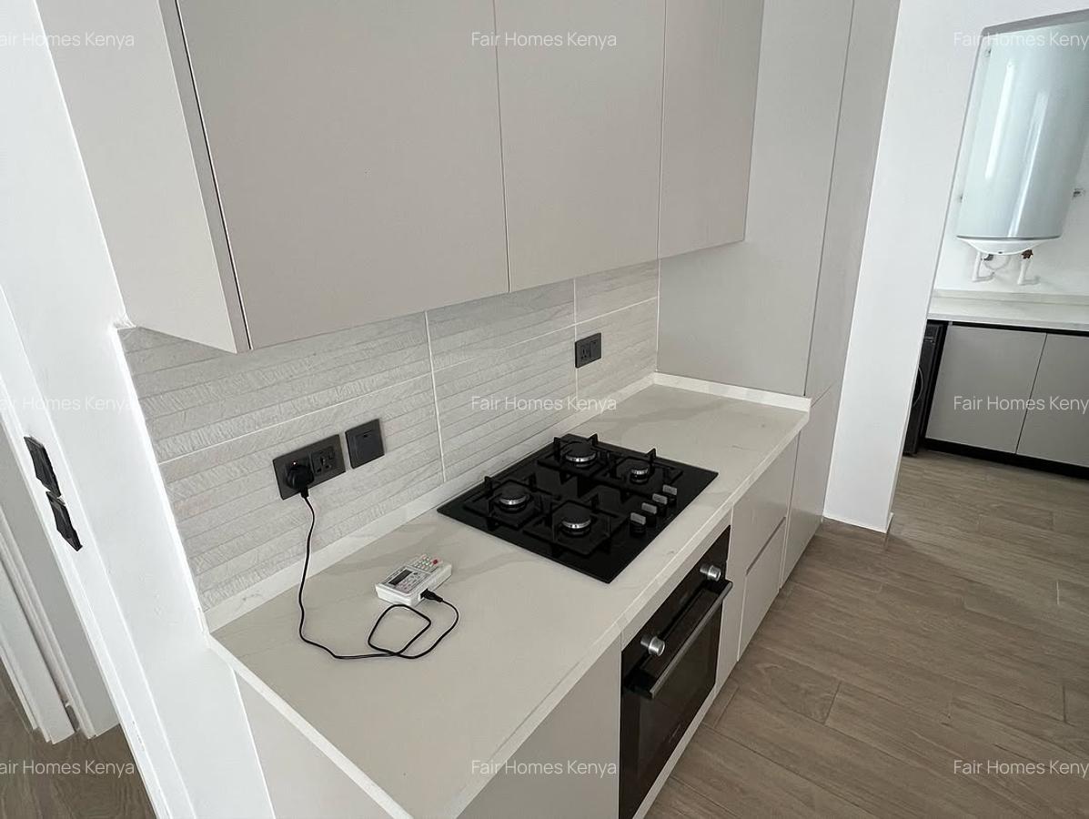 3 Bed Apartment with En Suite at Riverside Drive - 2