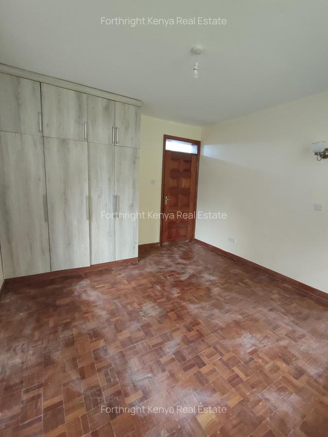 5 Bed House with En Suite at Hardy - 12