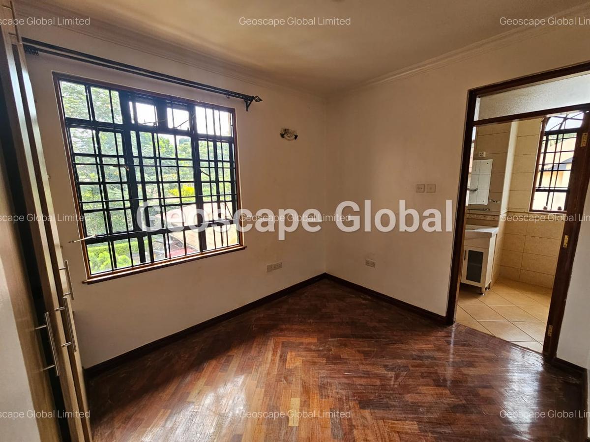 4 Bed House with En Suite in Runda - 11