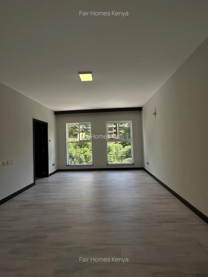 3 Bed Apartment with En Suite at Riverside Drive - 11