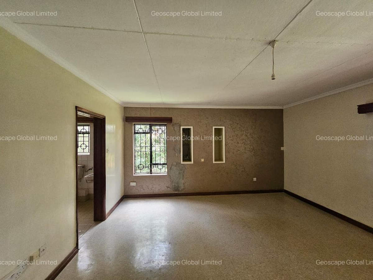 5 Bed House with En Suite in Nyari - 5