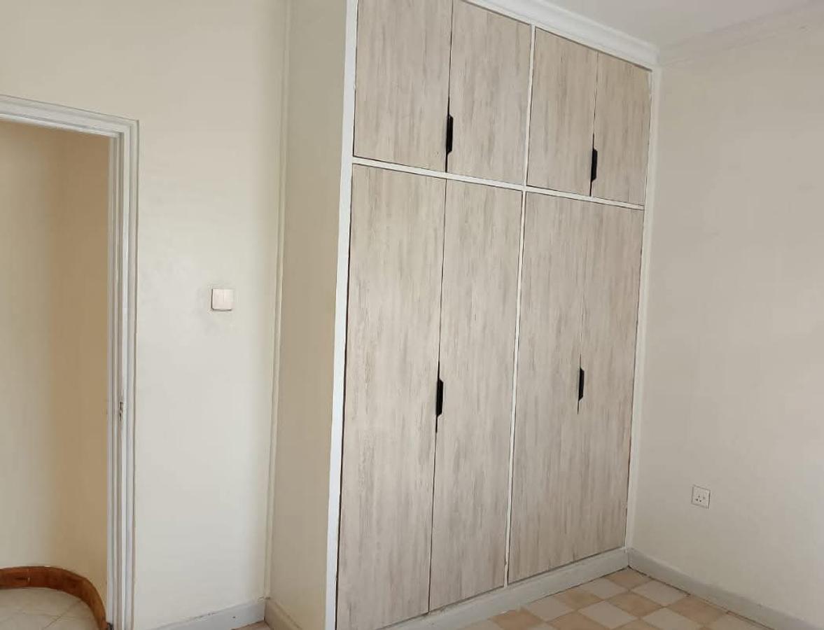 3 Bed Townhouse with En Suite at Kerarapon Road - 15