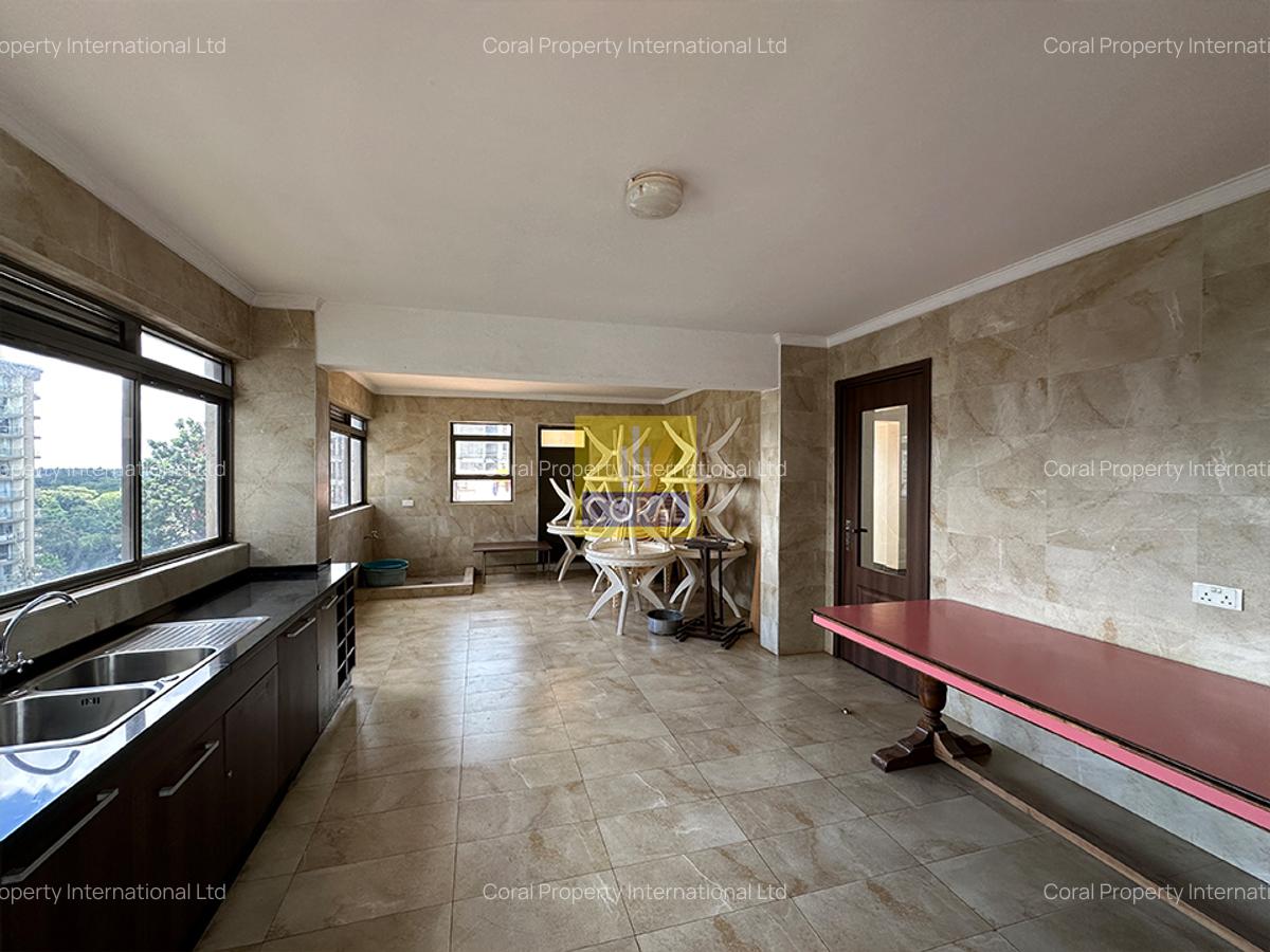 4 Bed Apartment in Parklands - 19