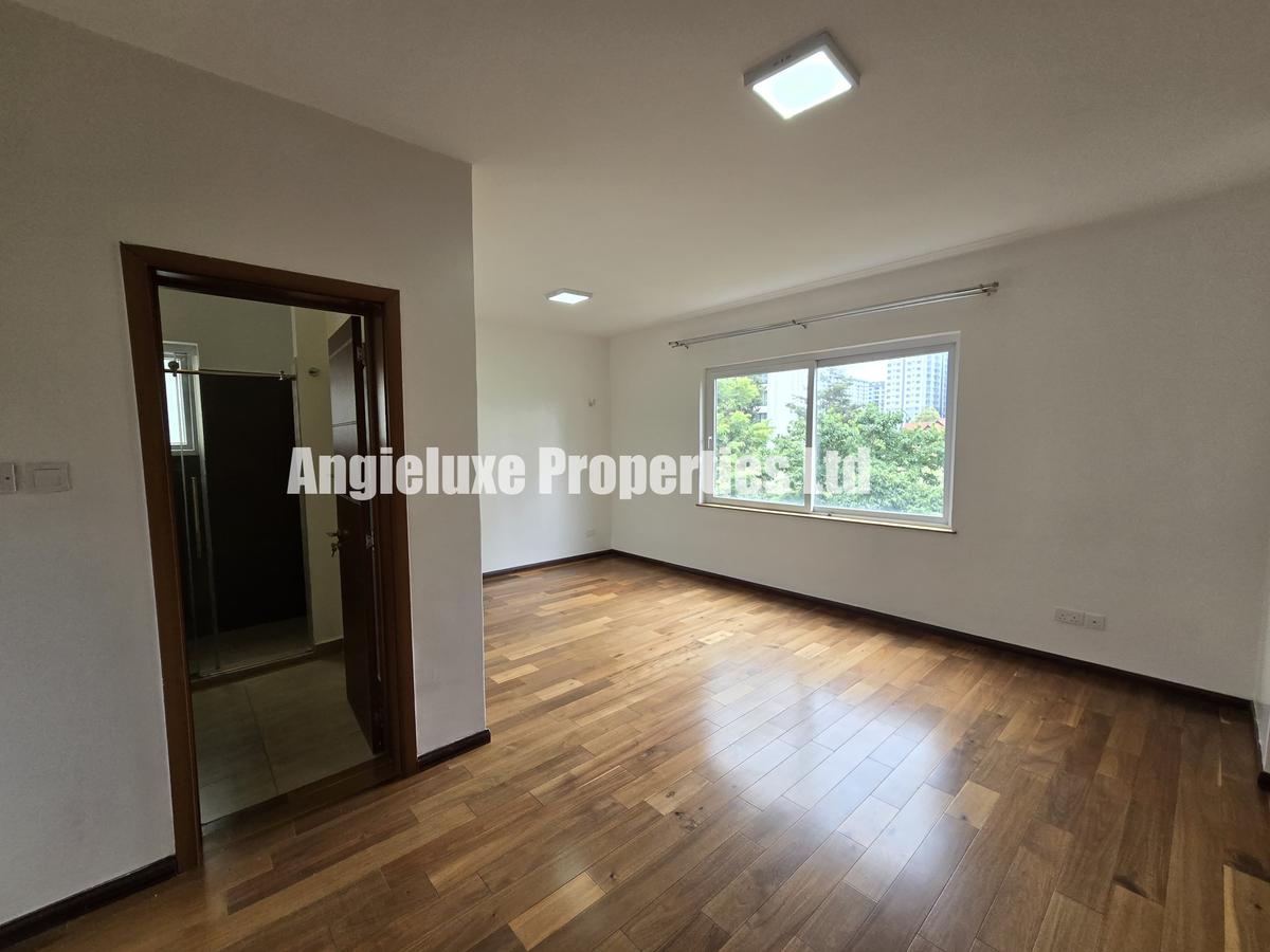 3 Bed Apartment with En Suite at Ole Dume Road - 11