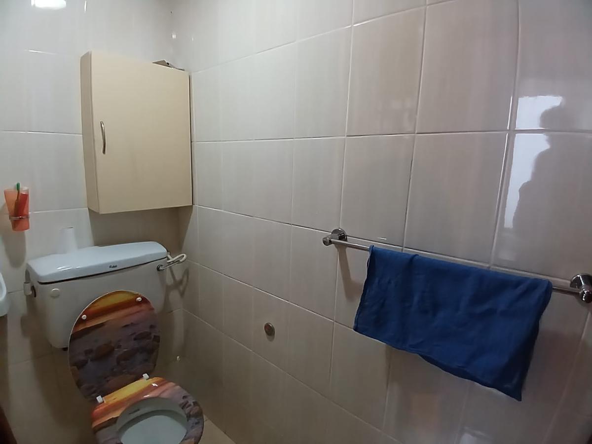 1 Bed House with En Suite in Lavington - 12