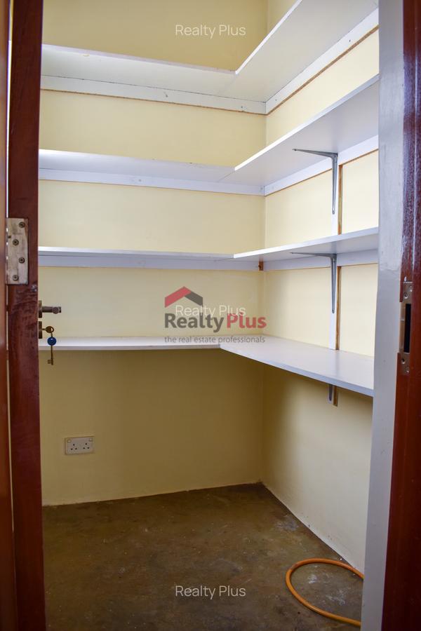 3 Bed Apartment with En Suite in Kilimani - 4