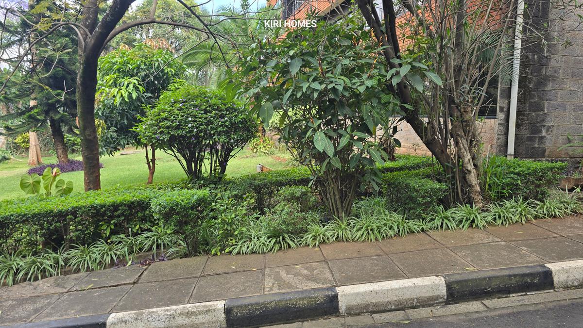 Commercial Property with Service Charge Included in Kilimani - 5