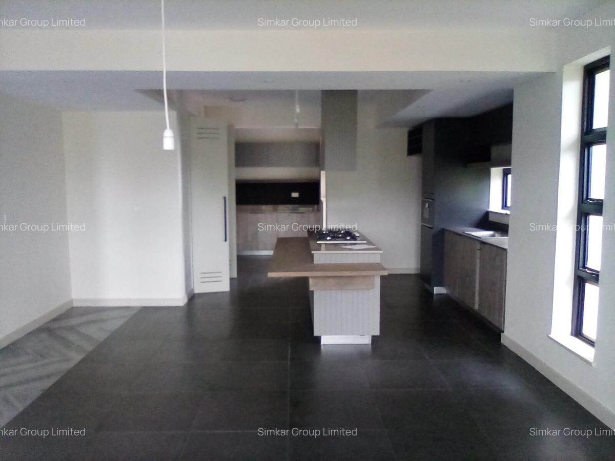 4 Bed Townhouse with En Suite at Tilisi - 5