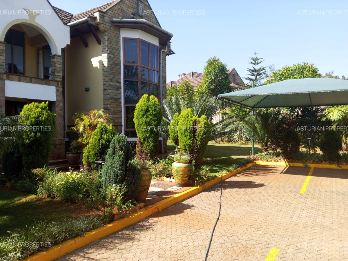 5 Bed Townhouse with En Suite in Runda - 1