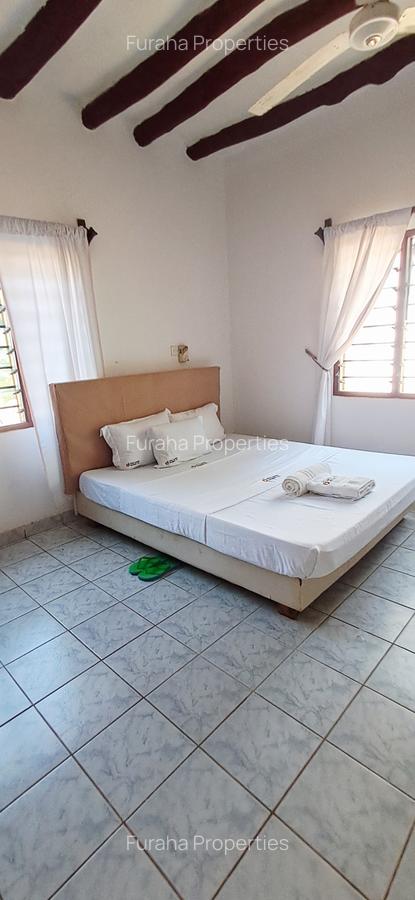 Serviced 2 Bed Apartment with Swimming Pool at Beach Road - 13