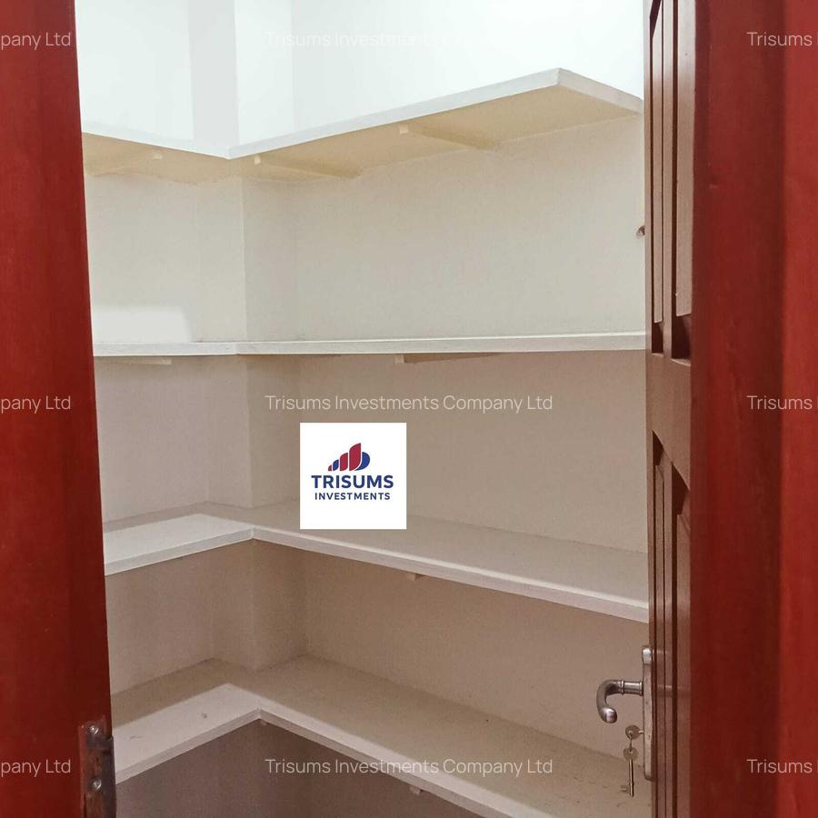 5 Bed Townhouse with En Suite at Grevellea Grove - 6