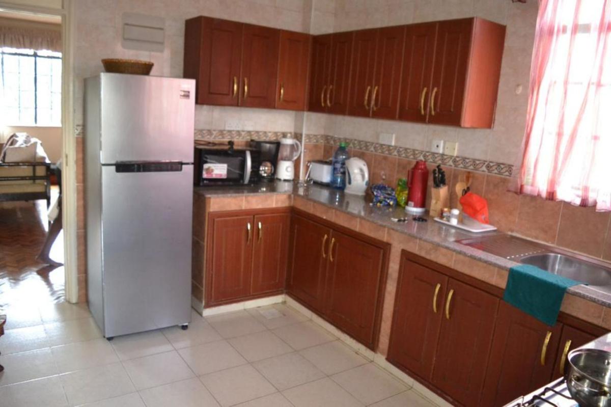 3 Bed Apartment with Swimming Pool in Kileleshwa - 5