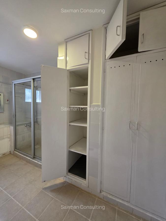 4 Bed House with En Suite in Runda - 4