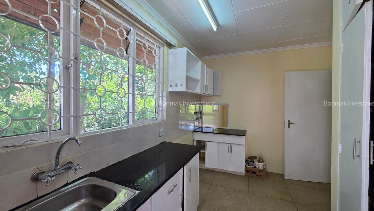 4 Bed House with En Suite at Kyuna Road - 9