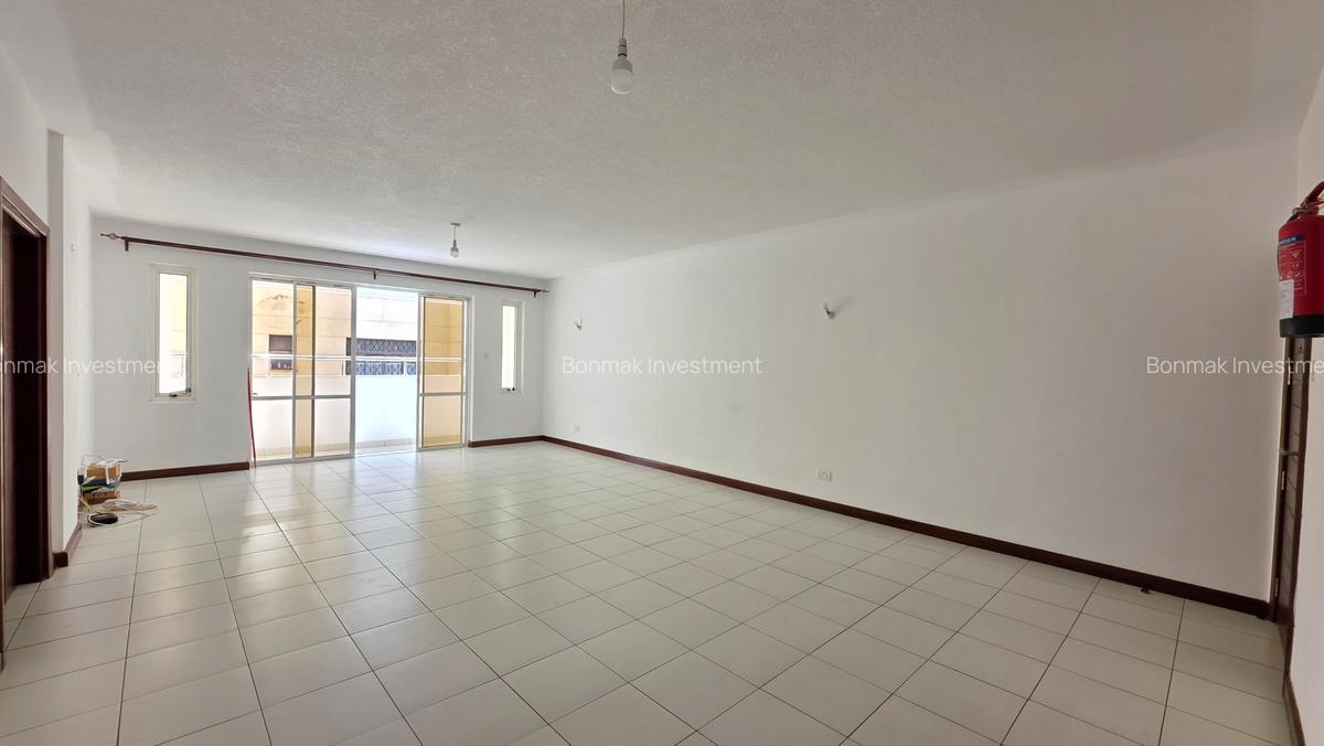 2 Bed Apartment with En Suite at Brookside Drive - 5