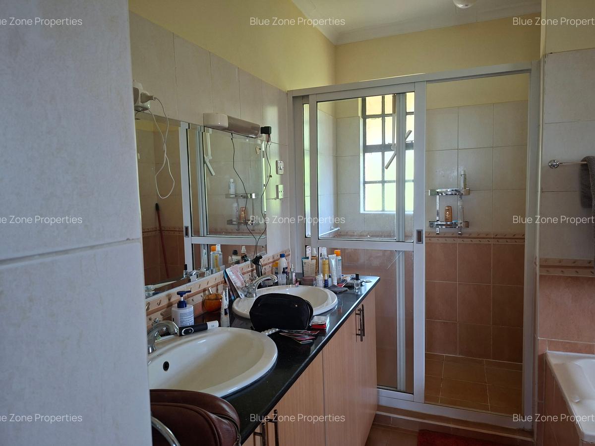 4 Bed Townhouse with En Suite at Off Glory Rd - 16