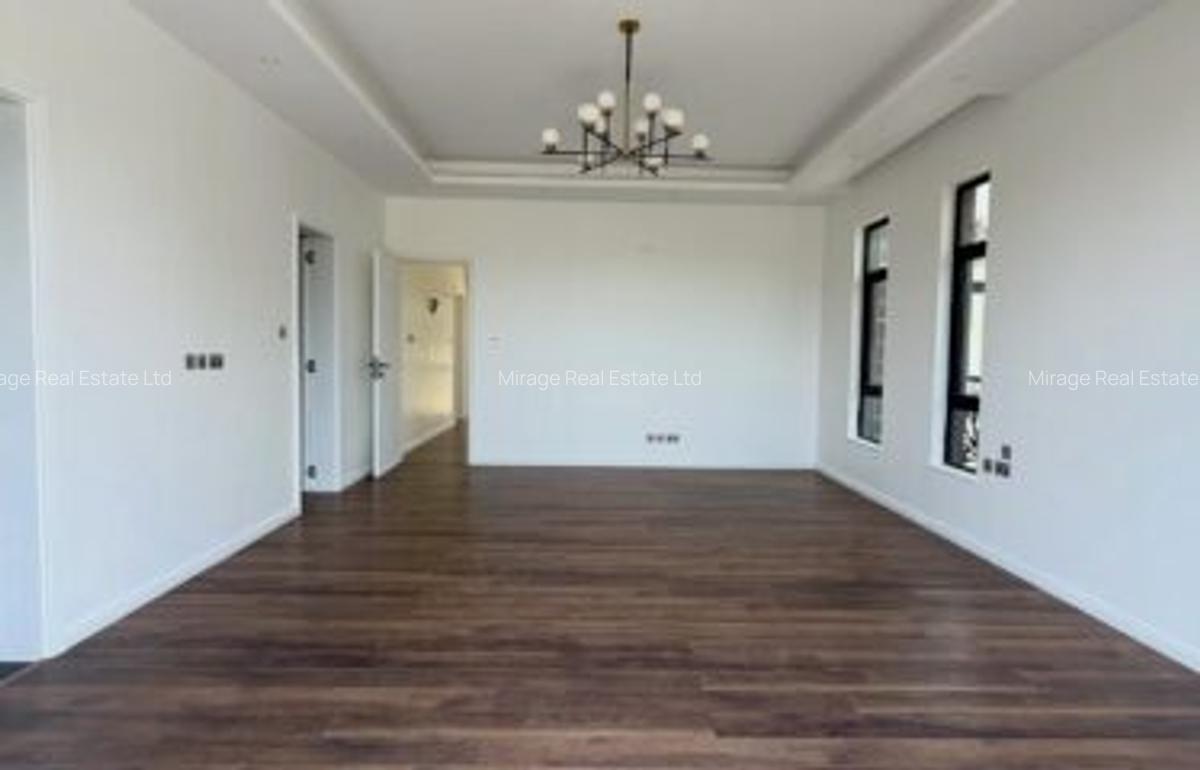 5 Bed Villa with En Suite in Lavington - 3
