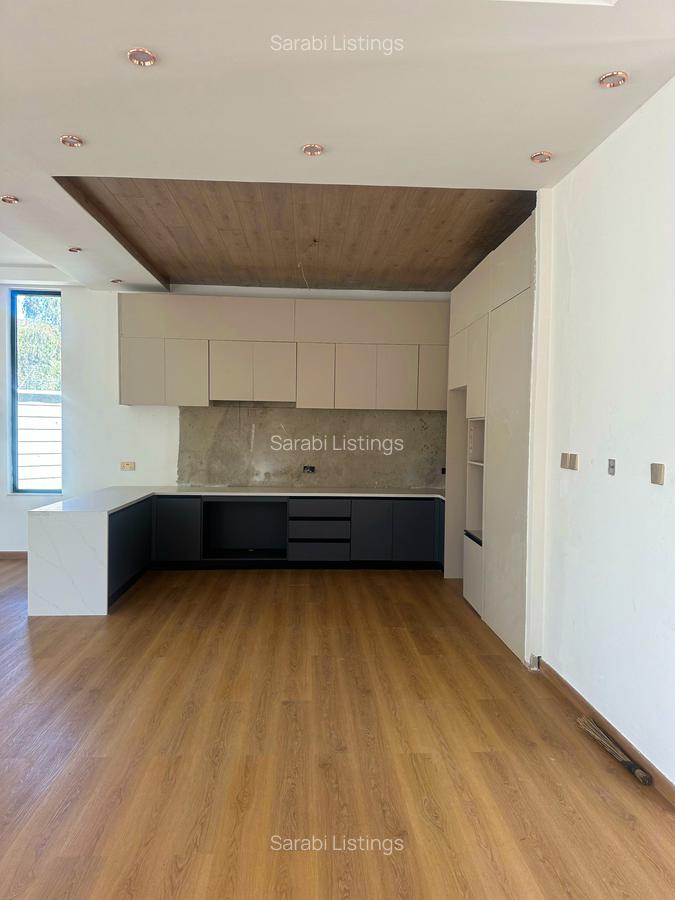 5 Bed Townhouse with En Suite in Lavington - 14