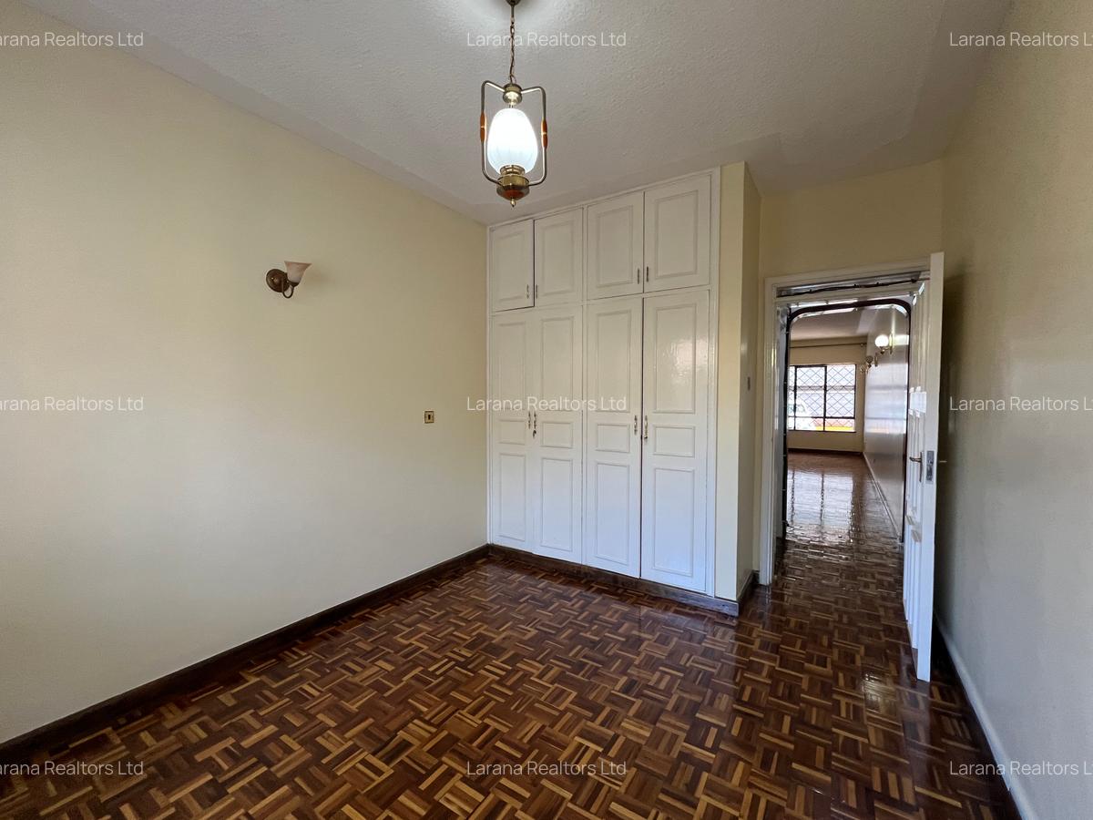 4 Bed Townhouse with En Suite at Brookside - 11