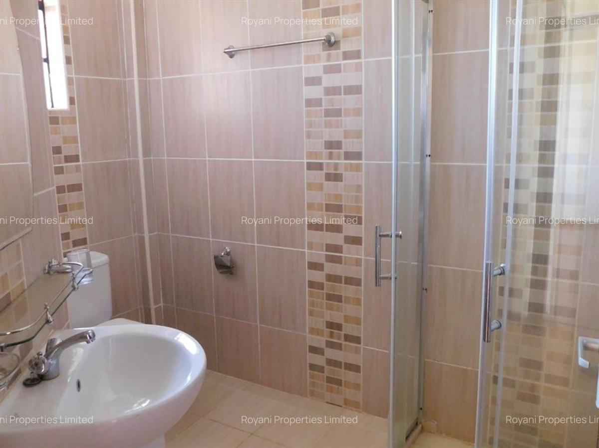 4 Bed House with En Suite at Fourways Junction Estate - 13