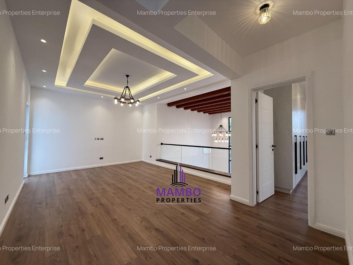 5 Bed Townhouse with En Suite at Lavington - 14