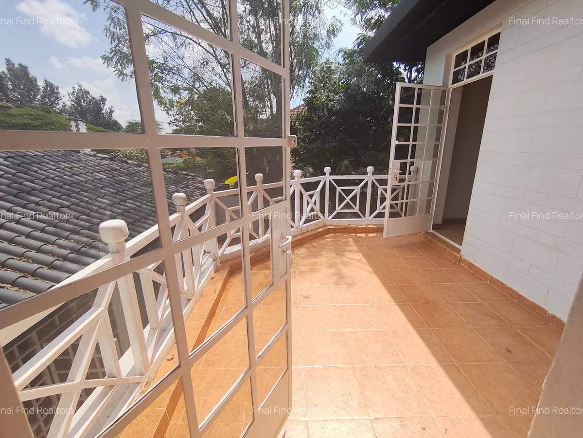 5 Bed House with En Suite in Runda - 4