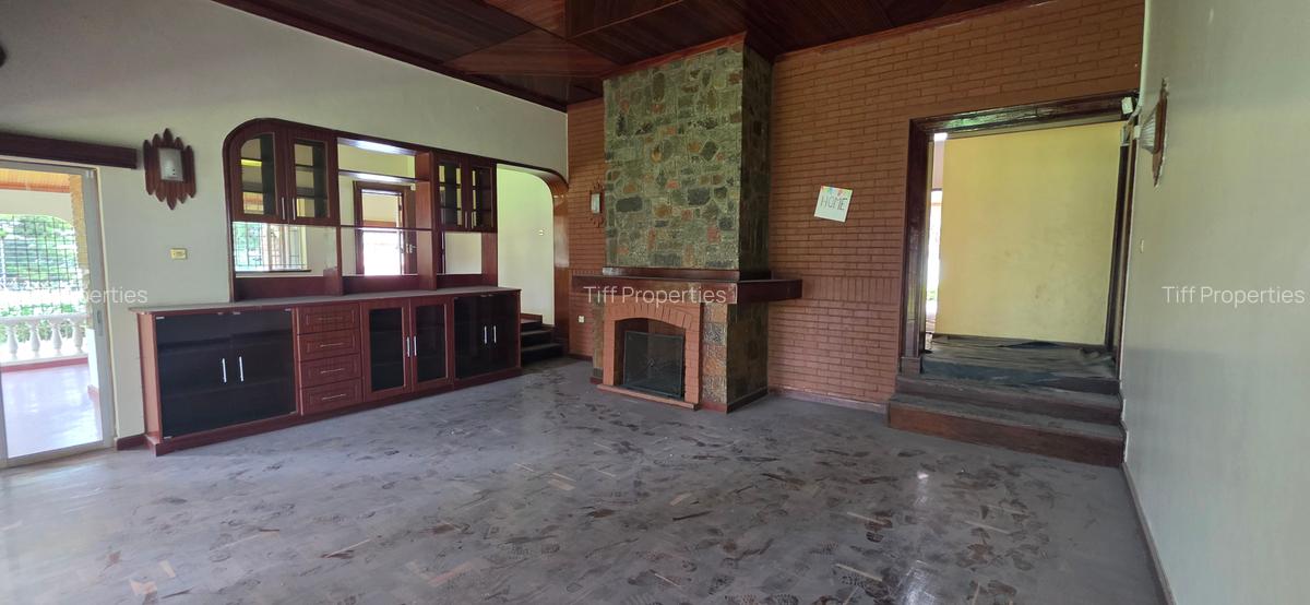 4 Bed House in Rosslyn - 4