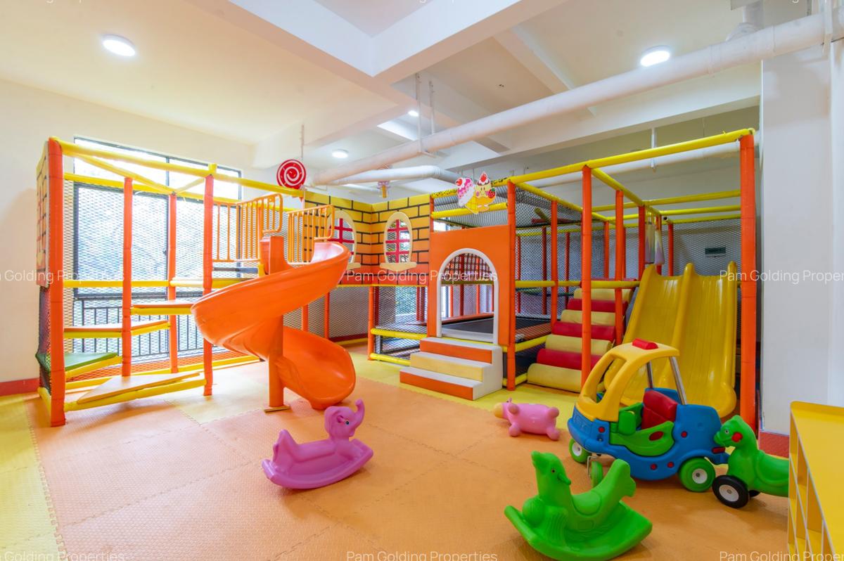 2 Bed Apartment with En Suite in Riverside - 17