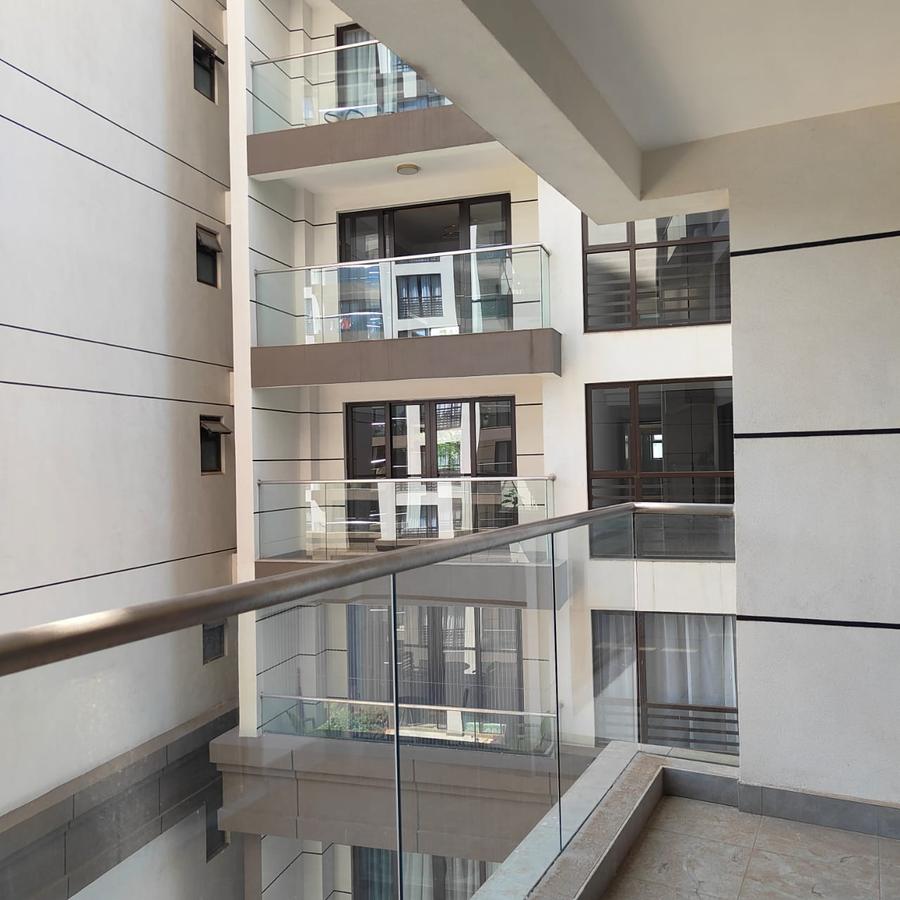 3 Bed Apartment with En Suite at Riverside Drive - 18