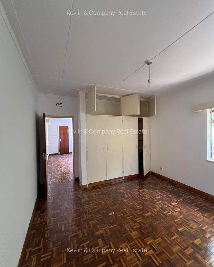 4 Bed Townhouse with En Suite in Lavington - 9