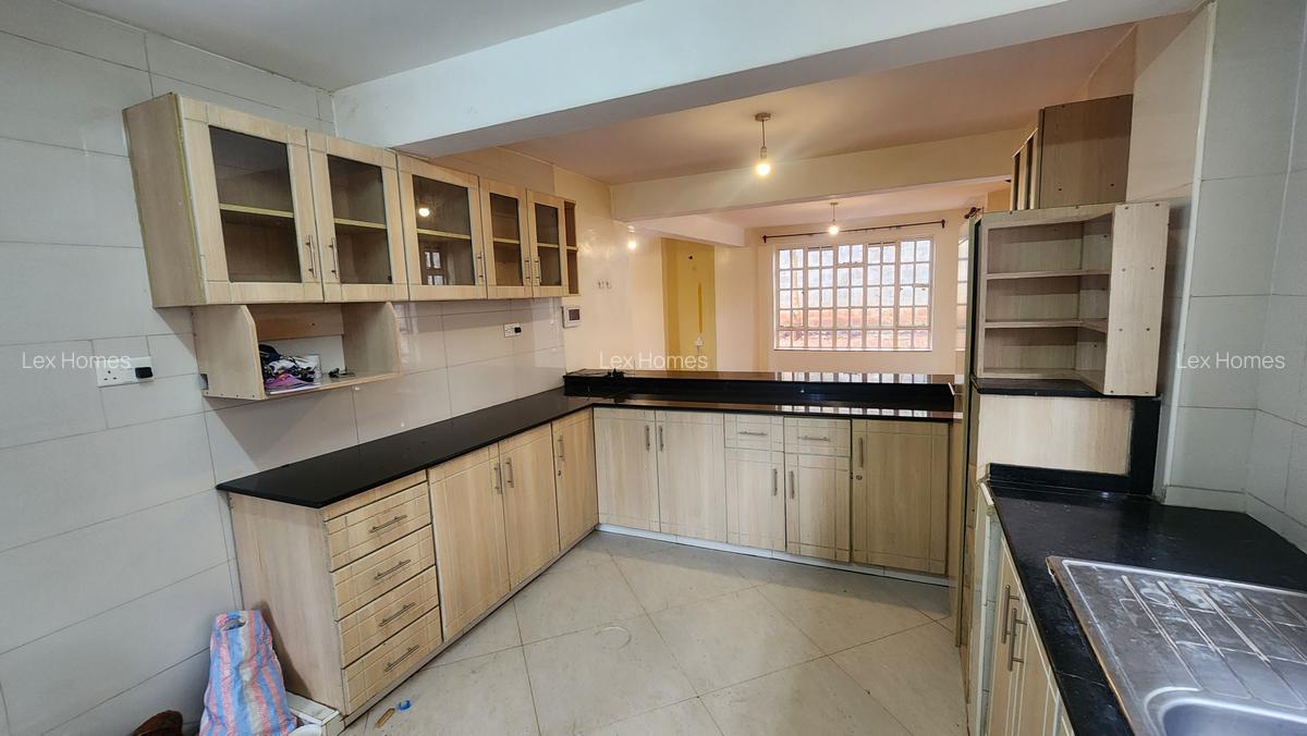 4 Bed House with En Suite at Rimpa - 10