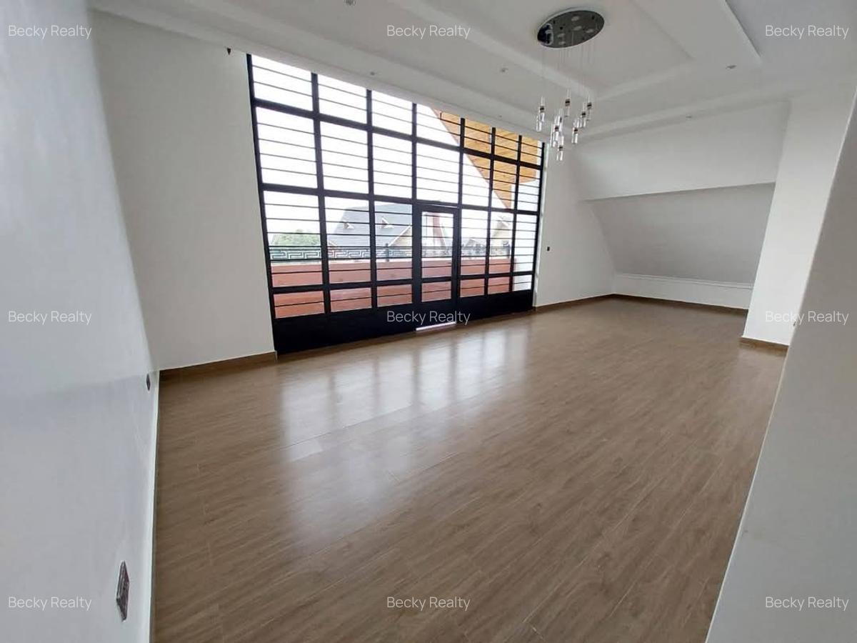 6 Bed House with En Suite at Daykio Bustani - 6