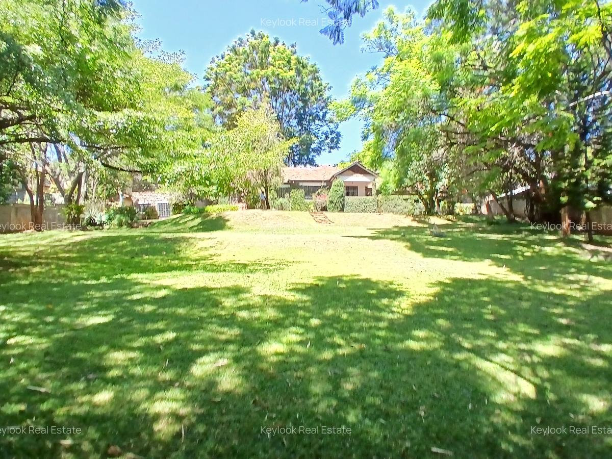 4 Bed House with En Suite at Lavington Green - 3