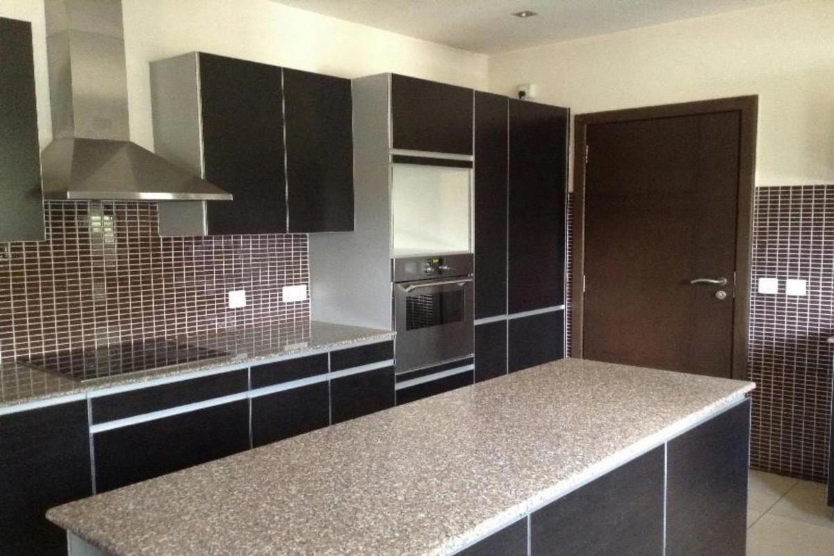 4 Bed Apartment with En Suite in Riverside - 4