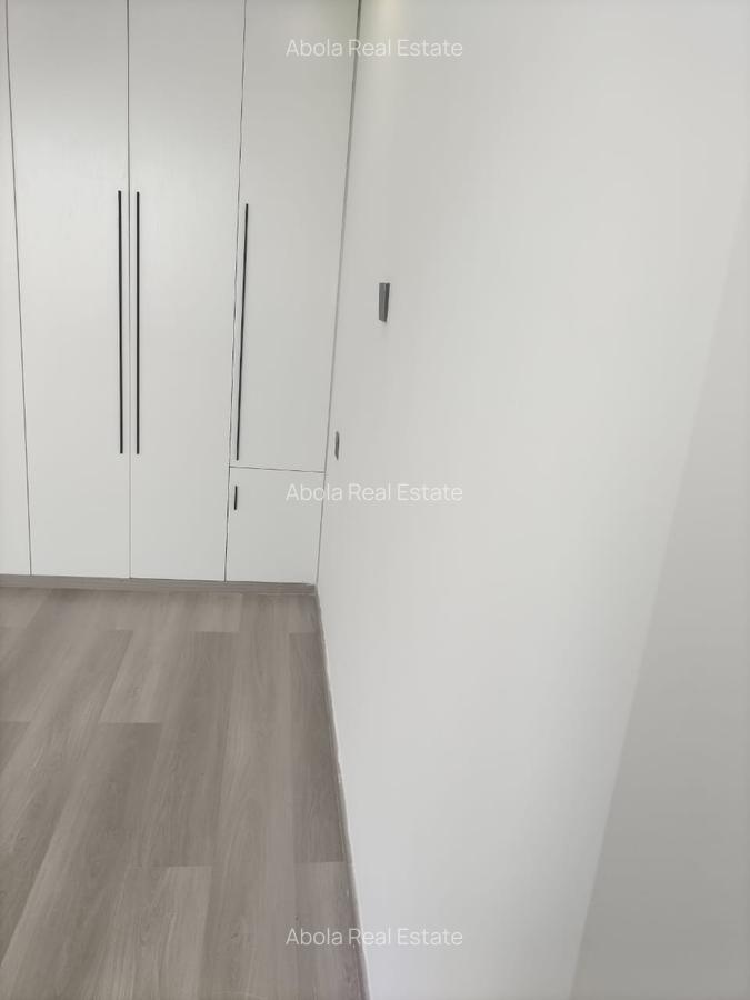 3 Bed Apartment with En Suite in Lavington - 8