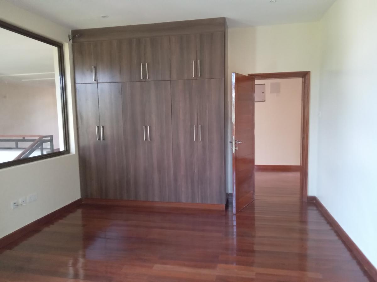 5 Bed House with En Suite at Runda Area - 12